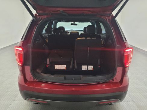 Used 2017 Ford Explorer XLT FWD image 29