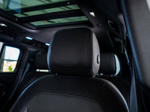 Used 2022 Land Rover Defender 110 X-Dynamic SE image 44