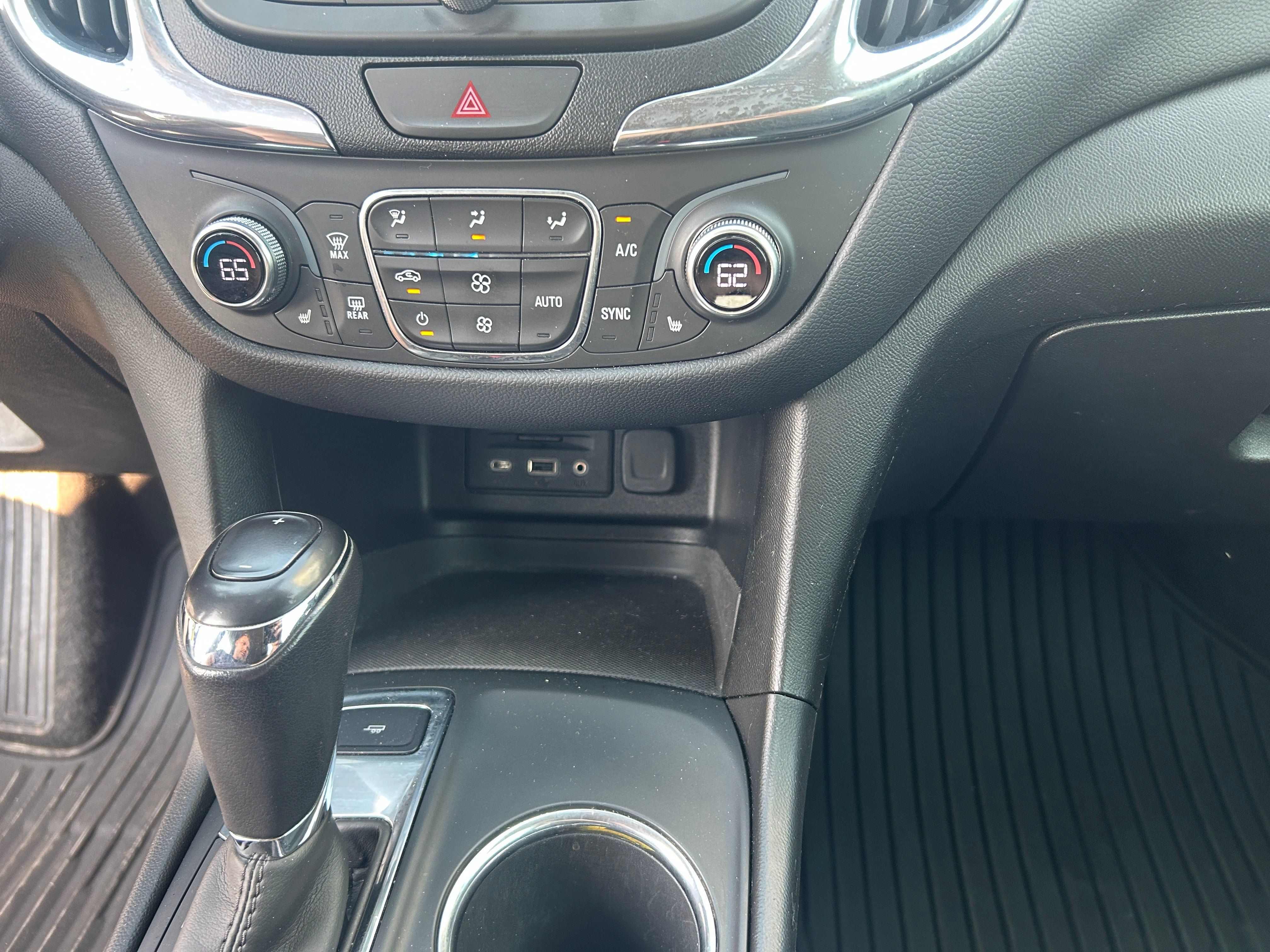 Used 2019 Chevrolet Equinox LT FWD image 21