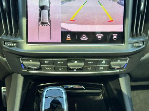 Used 2022 Maserati Levante Modena AWD/4WD image 22