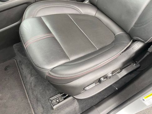 Used 2022 Chevrolet Traverse RS w/ LPO, Roadside Safety Package image 21