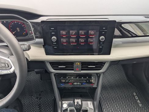 New 2026 Volkswagen Taos SEL AWD/4WD image 17