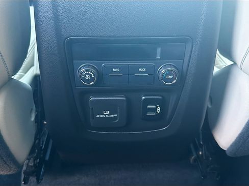 Used 2018 Buick Enclave Essence w/ Trailering Package AWD/4WD image 28