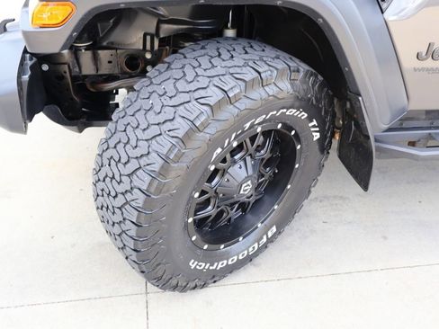 Used 2020 Jeep Wrangler Unlimited Sport AWD/4WD image 35