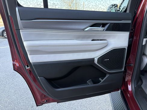 New 2026 Jeep Grand Wagoneer w/ Premium Group I image 25