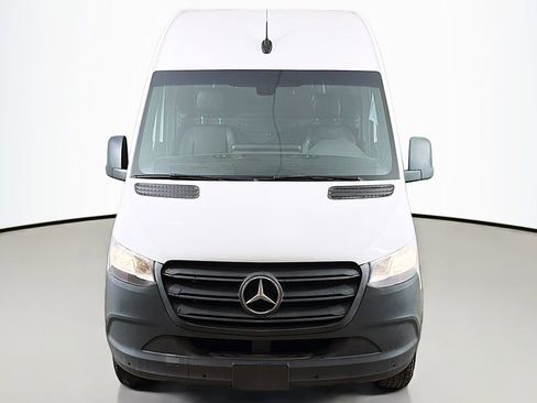 Used 2022 Mercedes-Benz Sprinter 2500 image 8