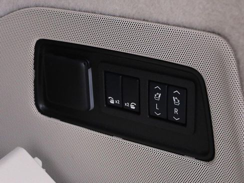 Used 2024 Cadillac Escalade Sport Platinum w/ LPO, ONYX Package image 8