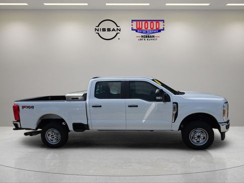 Used 2024 Ford F250 XL w/ FX4 Off-Road Package AWD/4WD image 2