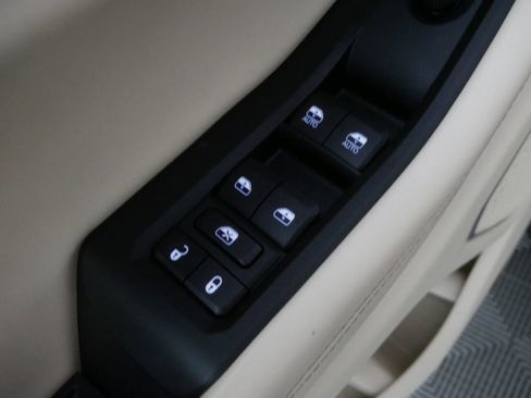 Used 2022 Jeep Grand Cherokee L Limited AWD/4WD image 17