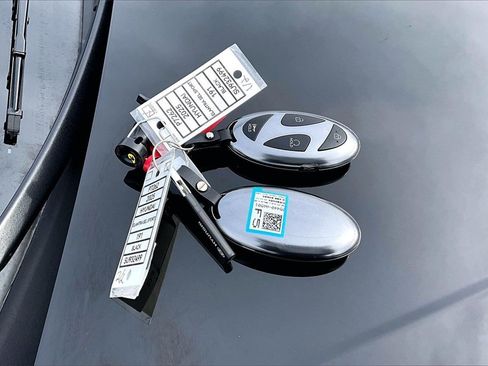 Used 2025 Hyundai Elantra Sport image 11