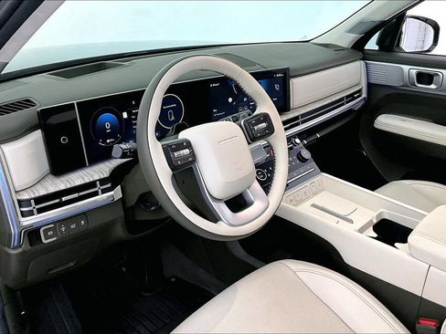 Used 2025 Hyundai Santa Fe Calligraphy FWD image 16