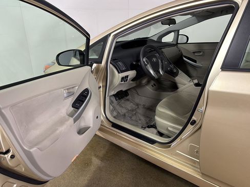 Used 2010 Toyota Prius Two image 2