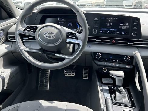 New 2026 Hyundai Elantra Sport FWD image 21