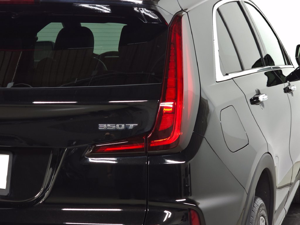 Used 2024 Cadillac XT4 Premium Luxury AWD/4WD image 6