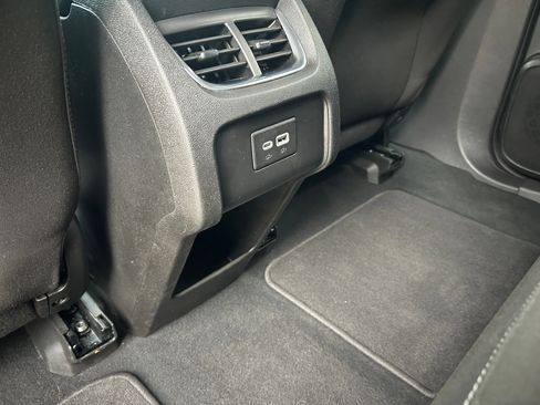 Used 2025 Chevrolet Blazer LT image 29