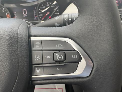 Certified 2025 Jeep Compass Limited AWD/4WD image 18