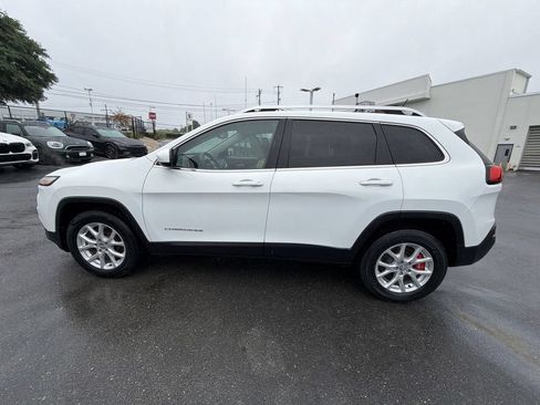 Used 2015 Jeep Cherokee Latitude AWD/4WD image 11