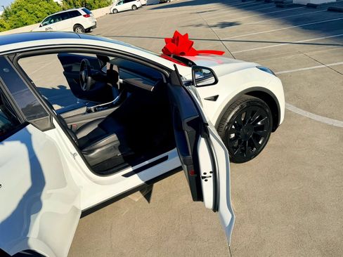 Used 2020 Tesla Model Y Long Range AWD/4WD image 63