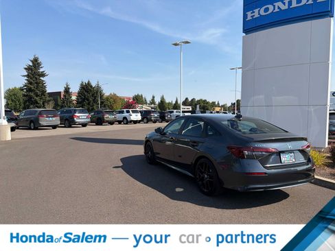 Used 2025 Honda Civic Sport image 4