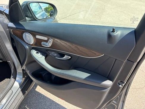 Used 2019 Mercedes-Benz GLC 300 4MATIC image 6