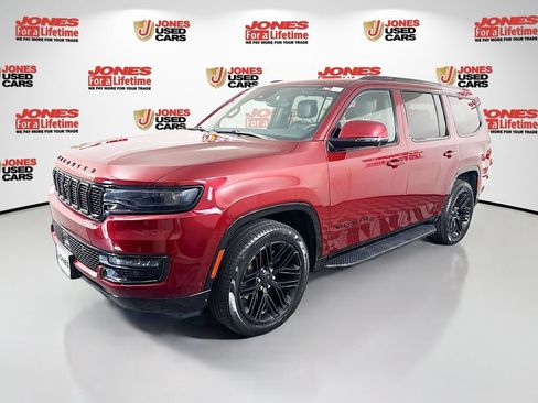 Used 2022 Jeep Wagoneer Series I AWD/4WD image 16