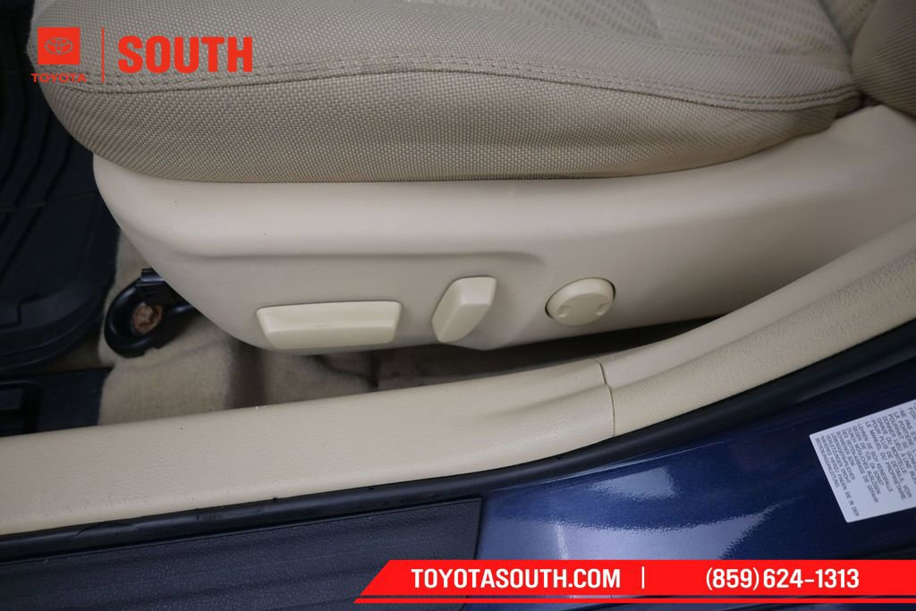 Used 2016 Toyota Camry LE FWD image 22