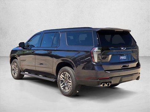 Used 2025 Chevrolet Suburban Z71 w/ Comfort Package image 7