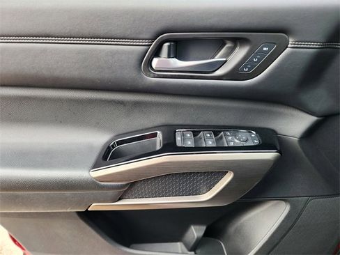 Used 2022 Nissan Pathfinder Platinum w/ Lighting Package (N92) image 22