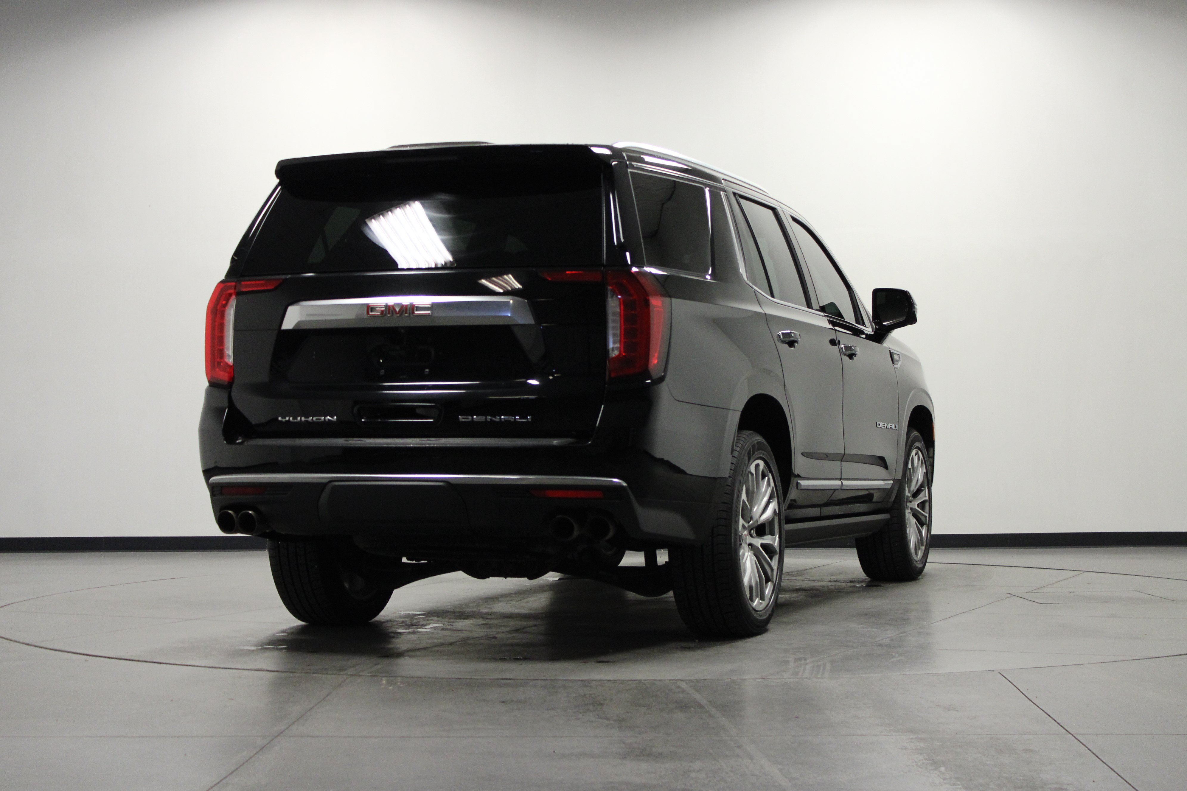 Used 2022 GMC Yukon Denali AWD/4WD image 4