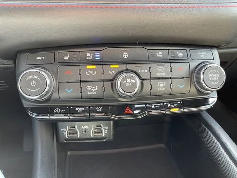Used 2023 Dodge Durango GT AWD/4WD image 21