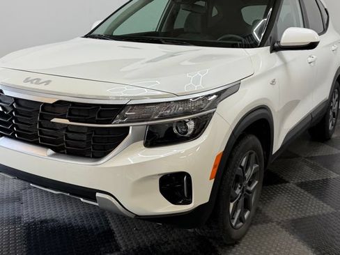 Used 2024 Kia Seltos LX AWD/4WD image 6