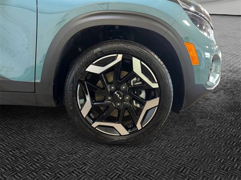 Certified 2024 Kia Seltos SX w/ SX Sunroof Package image 11