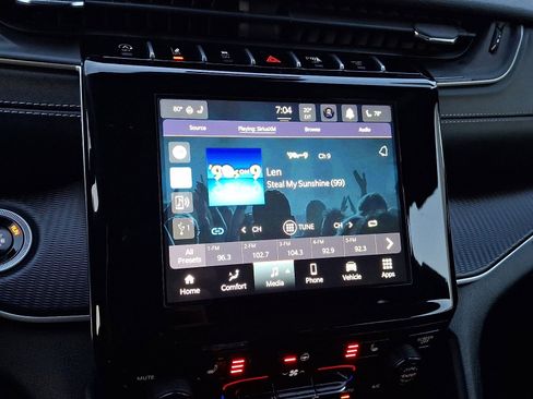 Used 2024 Jeep Grand Cherokee L Laredo image 17