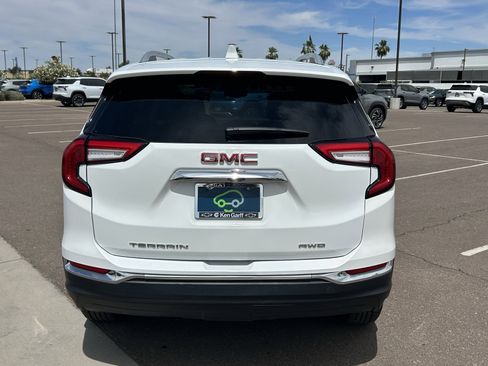 Certified 2024 GMC Terrain SLT AWD/4WD image 4