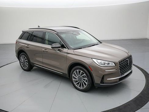 Used 2025 Lincoln Corsair Reserve image 2