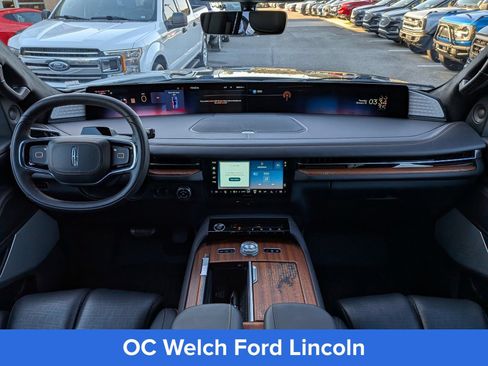 Certified 2025 Lincoln Navigator Black Label AWD/4WD image 19