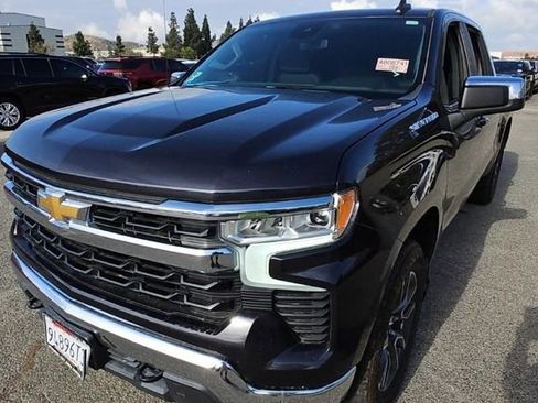 Used 2023 Chevrolet Silverado 1500 LT AWD/4WD image 3