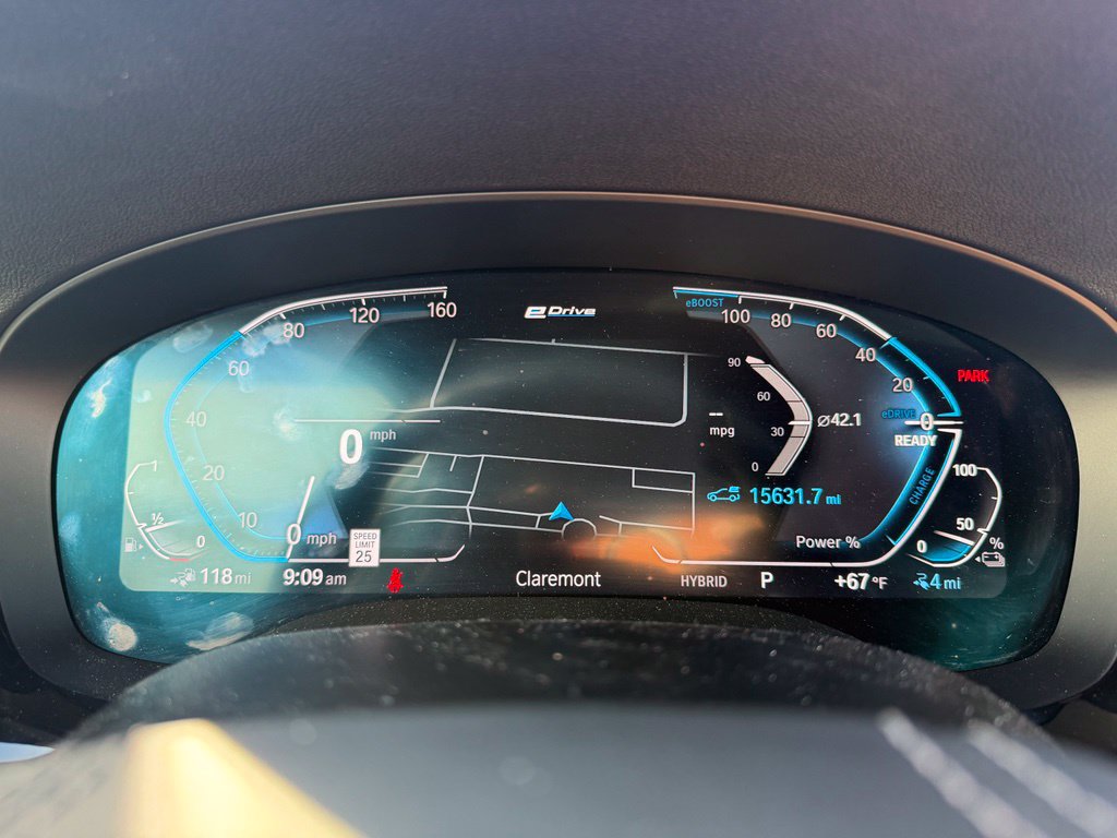 Used 2022 BMW 530e w/ Premium Package RWD image 10