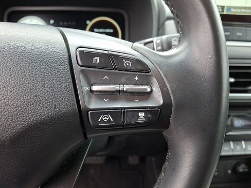 Used 2022 Hyundai Kona Limited AWD/4WD image 24