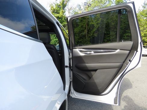 Used 2022 Cadillac XT6 Premium Luxury image 16