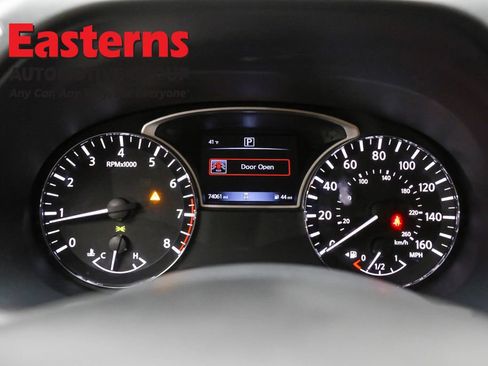 Used 2020 Nissan Pathfinder S FWD image 18