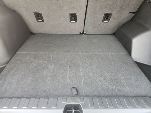 Used 2020 Chevrolet Equinox Premier image 32