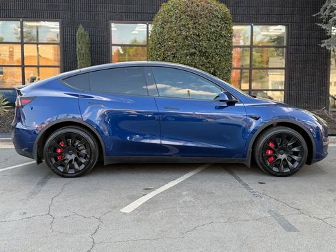 Used 2023 Tesla Model Y Long Range image 21