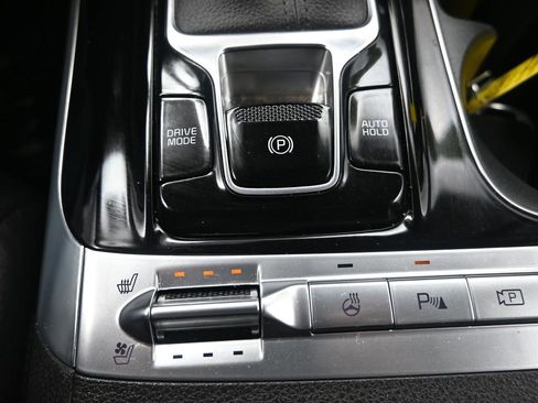 Certified 2024 Kia Carnival SX Prestige image 24