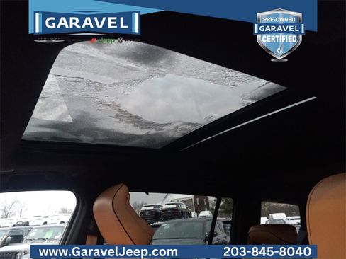 Used 2023 Jeep Grand Cherokee L Summit w/ Luxury Tech Group V image 15