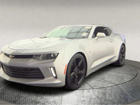 Used 2018 Chevrolet Camaro LT image 3
