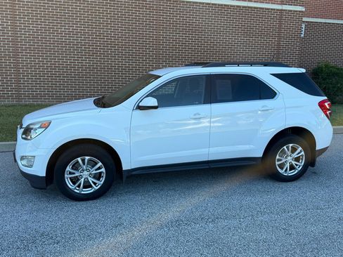 Used 2017 Chevrolet Equinox LT w/ Convenience Package FWD image 4