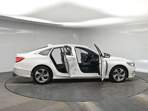 Used 2018 Honda Accord EX image 42