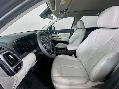Used 2023 Kia Sorento S w/ Panoramic Sunroof Package FWD image 21
