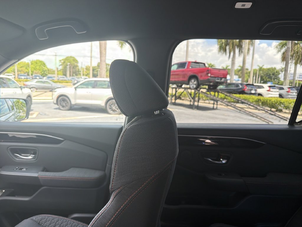 New 2026 Honda Pilot Sport image 12